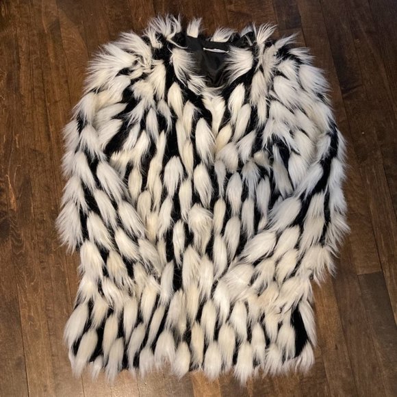 Mid lenght faux fur Jacket - Picture 5 of 11